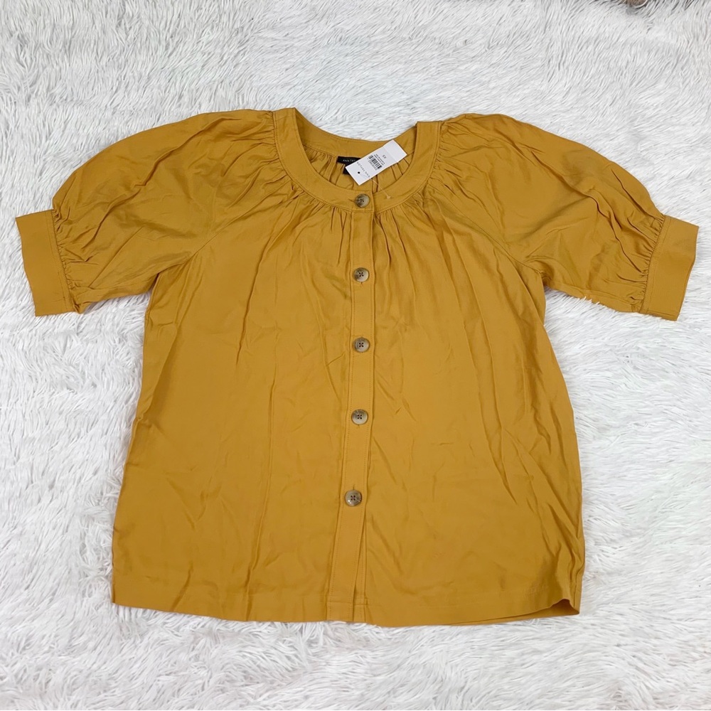 Ann Taylor puff sleeve round neck blouse top button‎ front
